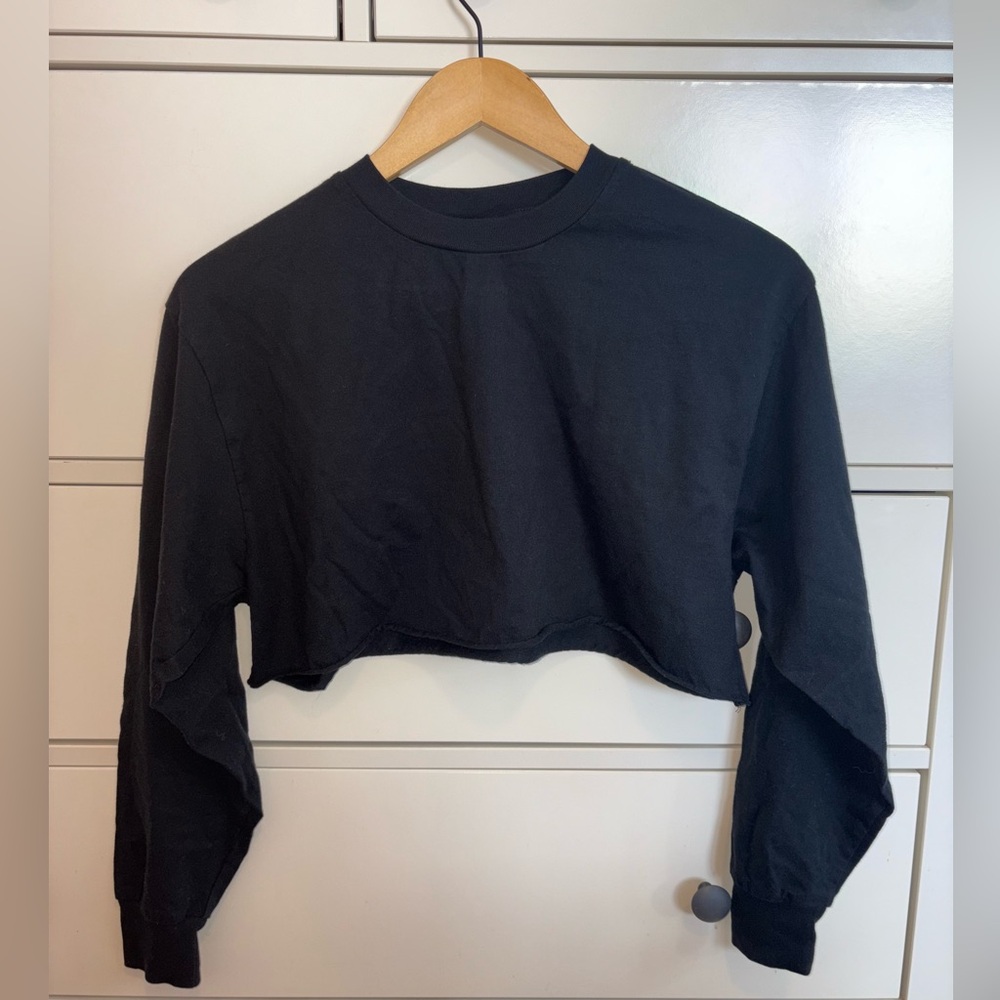Aritzia TNA Black Long Sleeve Crop Top